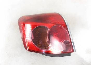 LAMPA PRAWA TYLNA TOYOTA AVENSIS II T25