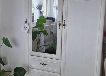Szafa biała do sypialni