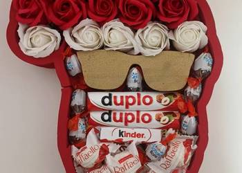 Prezent świąteczny Mikołaj – box ze słodyczami Kinder zestaw prezent