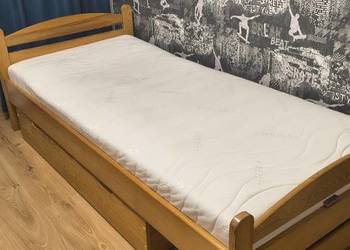 Sprzedam łóżko drewniane+materac