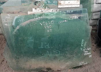 VOLVO V40 SZYBA DRZWI PRAWA TYL PRAWA TYLNA SZYBA DRZWI