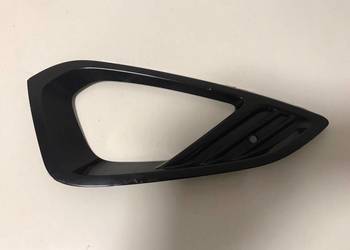 Fiesta MK8 ST prawa ramka halogen zderzaka H1BB-15B216-A1 Fiesta MK8 ST prawa ramka halogen zderzaka H1BB-15B216-A1