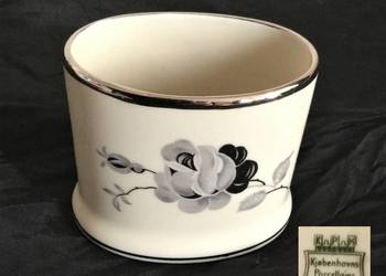 Porcelanowy pojemnik na wykałaczki KPM Kopenhaga Dania 1924r Porcelanowy pojemnik na wykałaczki KPM Kopenhaga Dania 1924r