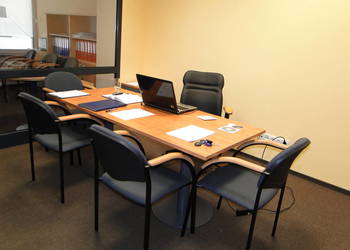 Zestaw mebli biurowych Furniko - jak nowe!