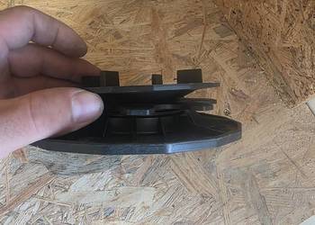 Wsporniki pod płyty z głowicą samopoziomującą 25-30 mm Wsporniki pod płyty z głowicą samopoziomującą 25-30 mm