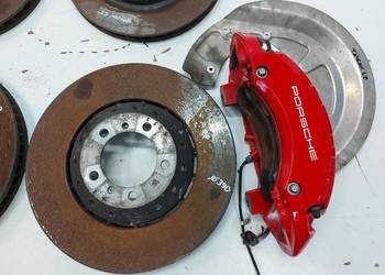 Porsche Taycan GTS 9J1 2023r Zacisk tarcza przód lewy prawy 390mm komplet