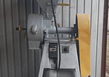 Śrutownik rolniczy WUTEH do zboża na kamienie sprawny Silnik 4.0 kW