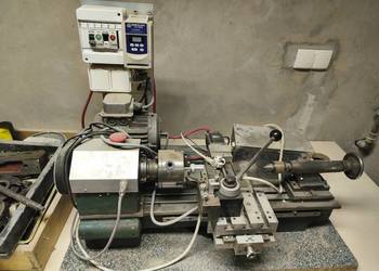 Tokarka tos mn 80 - CNC