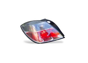 LAMPA TYŁ LEWA OPEL ASTRA III 3 H GTC HB 24451832