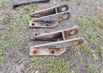 Ursus C-330 mocowanie cięgła dolnego podnośnika