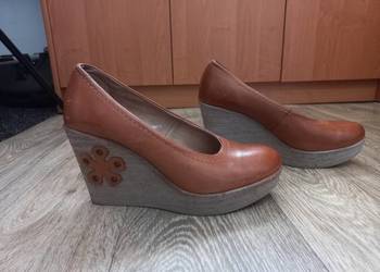 Buty skórzane, czułenka, pantofle na koturnie, roz. 39