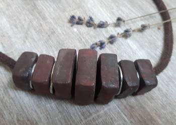 Naszyjnik ceramiczny ręcznie wykonany.