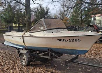 Motorówka z przyczepka łódka