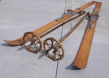 Stare narty jesionowe 190 cm z kijkami