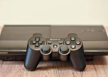 PlayStation 3 Super Slim 500 GB z 19 grami