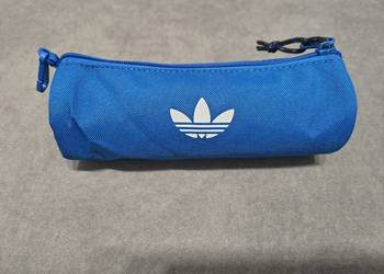 Adidas piórnik niebieski/chabrowy nowy