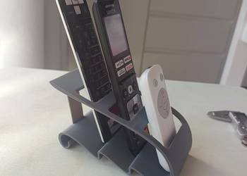 Uchwyt stojak do pilotów od telewizora