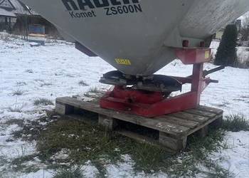 Rozsiewacz nawozu Rauch  komet 600L  Oraz pług 2 skibowy Rabewerk obrotowy