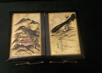 Szkatułka na biżuterię z pozytywką.