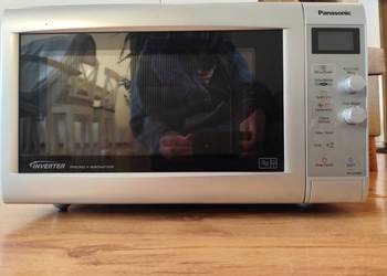 Kuchenka mikrofalowa Panasonic NN-GD566M Srebrna