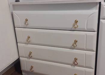 Toaletka z lustrem, komoda, 2 nakasliki. 4 sztuki. TANIO.