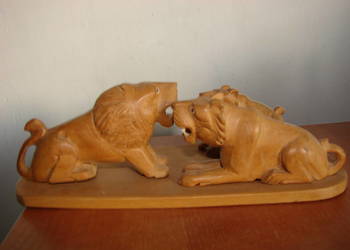 Lwy - drewniane figurki