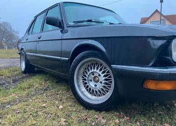 BMW e28 525