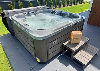 Jacuzzi ogrodowe  Spa Palma PlatinumSpas 83 dysze masaż karku fontanna