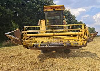Kombajn zbożowy New Holland 8050