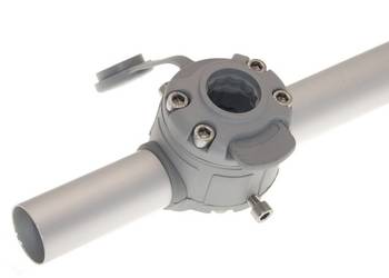 Uchwyt z platformą montażową na reling Ø 30/32mm FMr132G