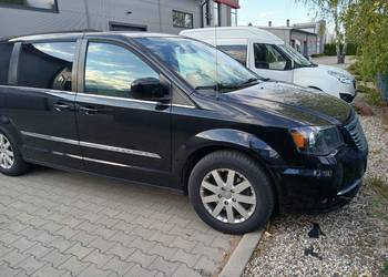 Chrysler town country