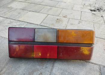Golf mk1 tylnia szeroka lampa prawa hella