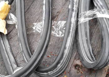 Nowa,fabryczna uszczelka szyby tylnej Fiat 126p