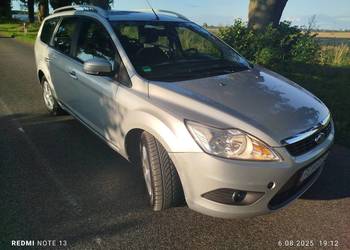 Ładny Ford Fokus kombi MK2 Lift 2010 1.6 16v Grzana przednia szyba