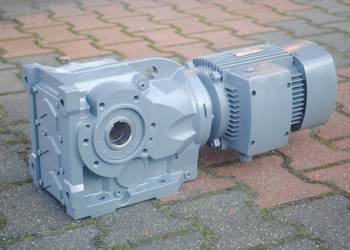 Motoreduktor kątowy 1.1kw. 26obr./min.