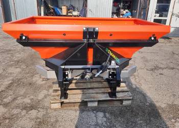 Rozsiewacz dwu talerzowy 600 kg