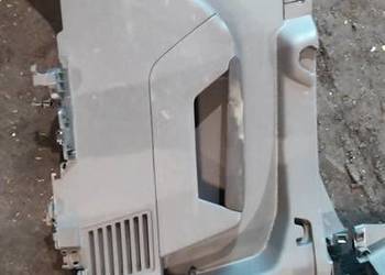 Boczek bagażnika prawy lampka gniazdo Peugeot 5008 I
