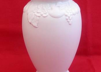 Świecznik ## porcelana biskwitowa # reliefy