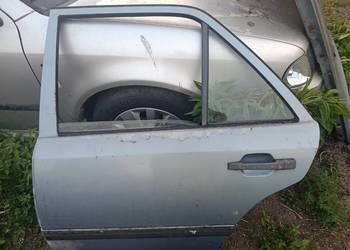 Tylnie lewe drzwi do Mercedesa 124