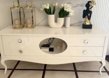Elegancka komoda glamour pod telewizor
