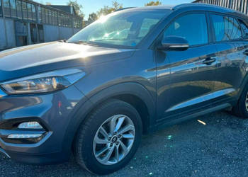 Hyundai Tucson 1.7 CRDi 140KM Automat Podgrz. fotele + kiera + tylna kanap… Hyundai Tucson 1.7 CRDi 140KM Automat Podgrz. fotele + kiera + tylna kanap…