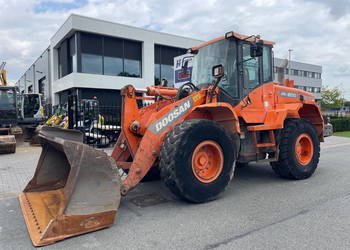 DOOSAN Dl 200 Ladowarla kolowa. Tez Leasing maszyny