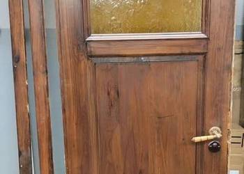 Używane drzwi drewniane z szybą, NISKIE 195 cm, brązowe, z futryną