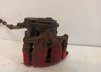 AUDI A4 B8 ZACISK HAMULCOWY PRAWY TYŁ 8K0615404E