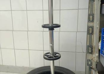 Sprzedam stojak na koła samochodowe.