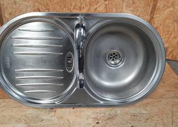 5. Zlew okrągły z ociekaczem i kranem