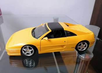 METALOWE AUTKO FERRARI F355 GTS - UT Models 1/18 HOT WHEELS