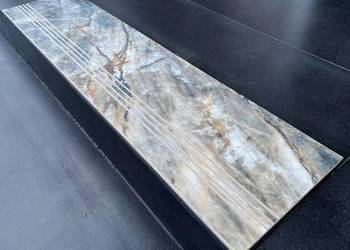 Płytki na schody 120x30 marmur BRAZILIAN AMBER HIT