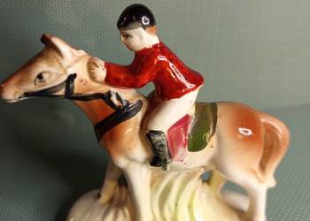 Zabytkowa Angiels figurka Dżokeja na koniu Staffordshire , pełna charakteru