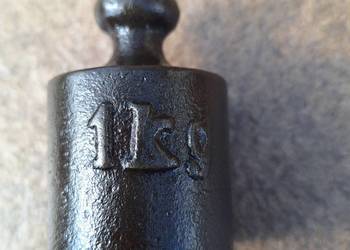 Stary odważnik do wagi ciężarek żeliwny 1 kg vintage